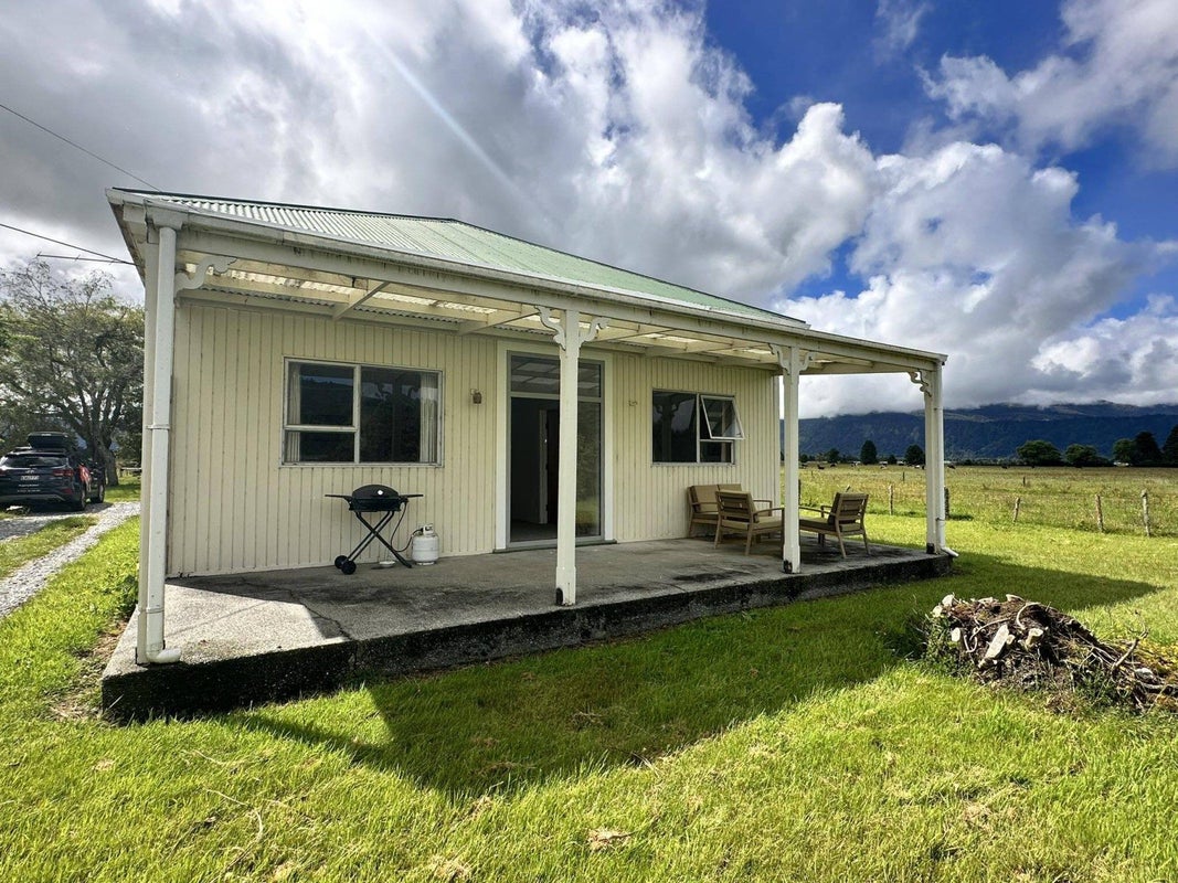 436 Wanganui Flat Road, Harihari - Carousel 1