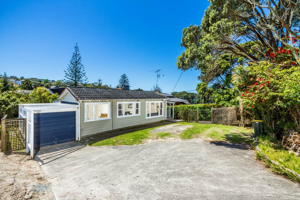 1/468 Beach Road, Murrays Bay, Auckland - Carousel 2
