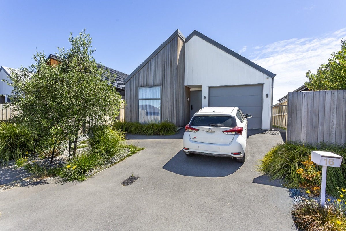 16 Sheehan Street, Halswell, Christchurch - Carousel 20