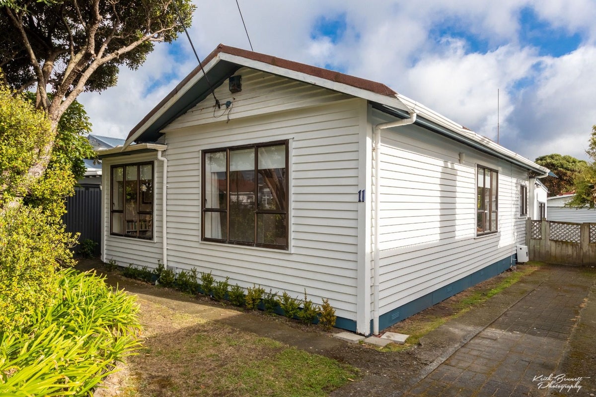 11 Jessie Street, Petone, Lower Hutt - Carousel 20