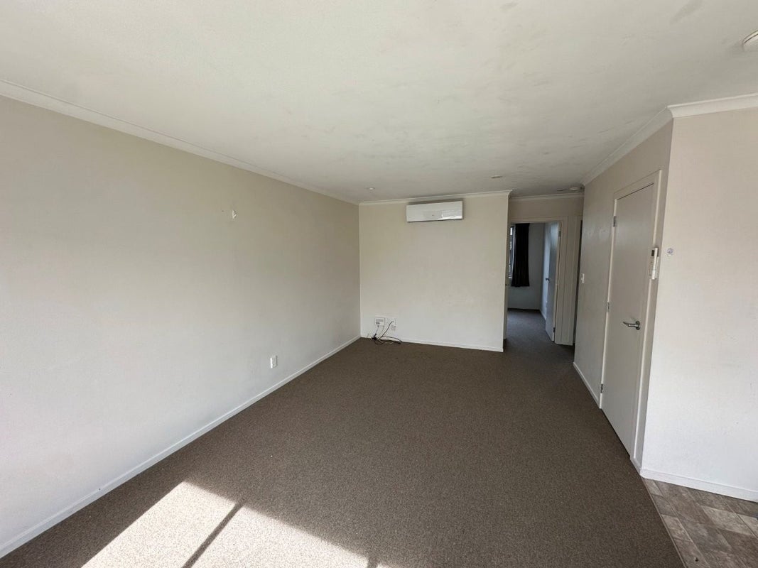 20B Lyon Street, Frankton, Hamilton - Carousel 2