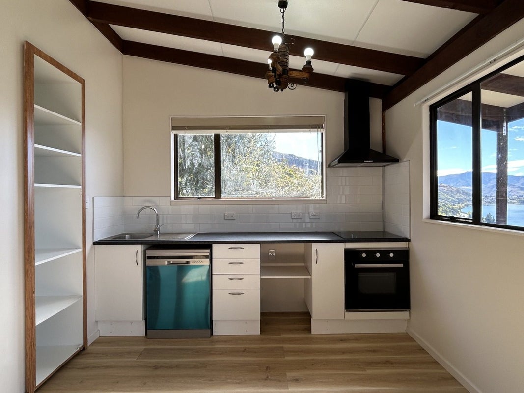 15A Sunrise Lane, Queenstown, Queenstown - Carousel 2