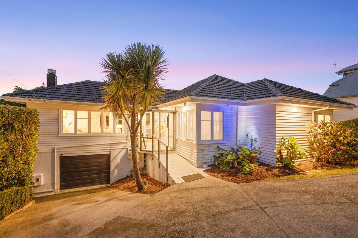 74 Temple Street, Meadowbank, Auckland - Carousel 1
