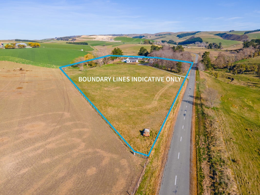 231 Robinson Road, Cave - Carousel 25