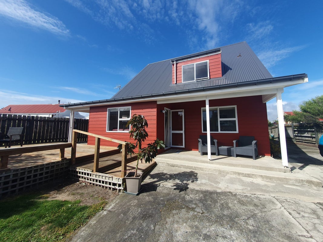 6 Taonui Street, Waitarere Beach, Levin - Carousel 1