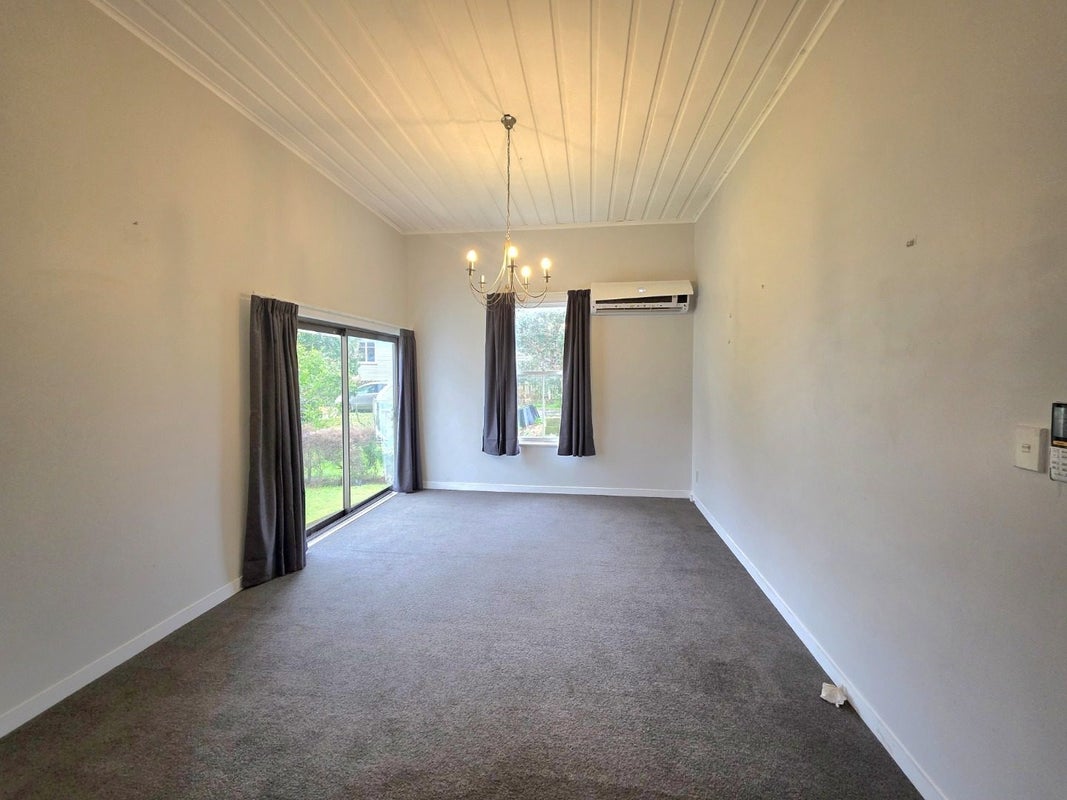 43 Lorna Street, Lynmouth, New Plymouth - Carousel 2
