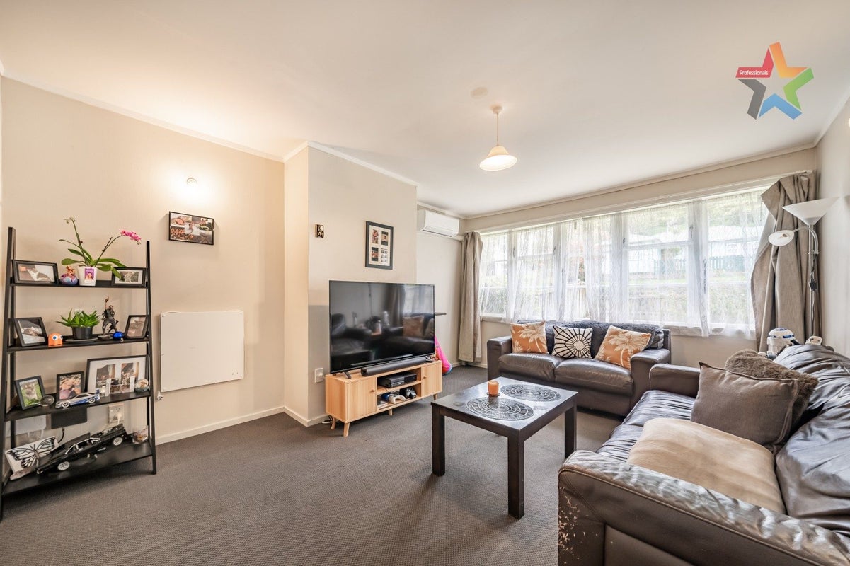 34 Bird Grove, Stokes Valley, Lower Hutt - Carousel 2