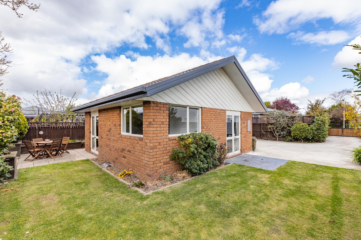 2/6 Evesham Crescent, Spreydon, Christchurch - Carousel 2