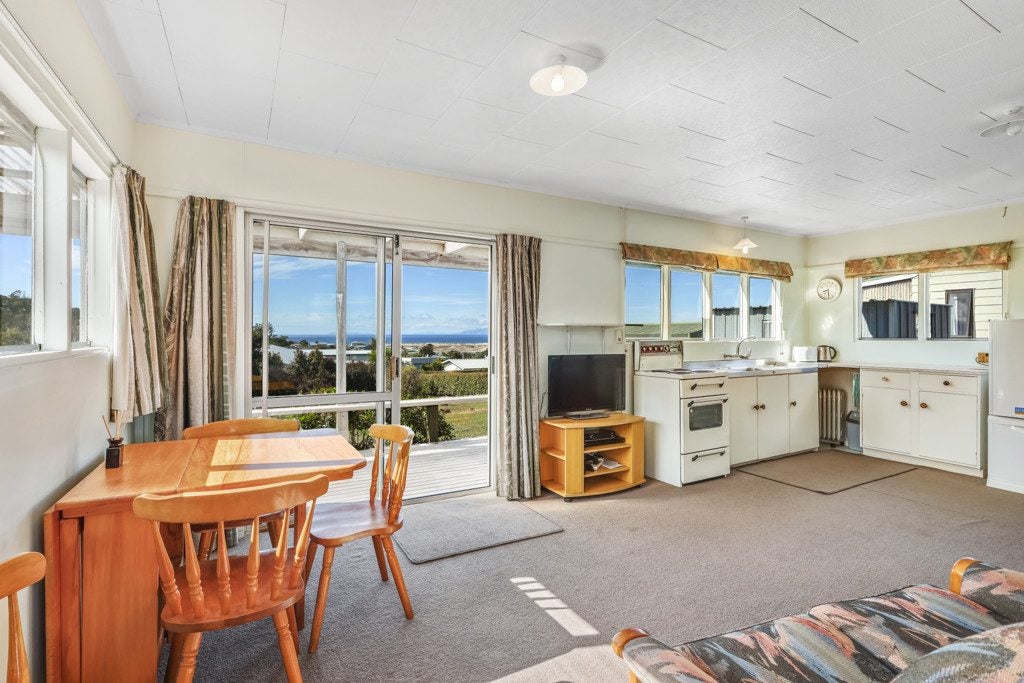 20 Cullen Street, Mangawhai Heads, Mangawhai - Carousel 2