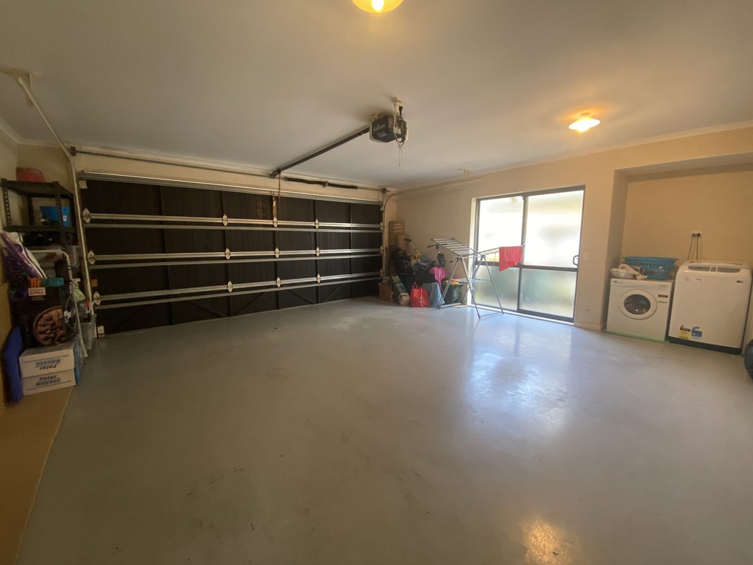 8 Glanmire Place, Flat Bush, Auckland - Carousel 2
