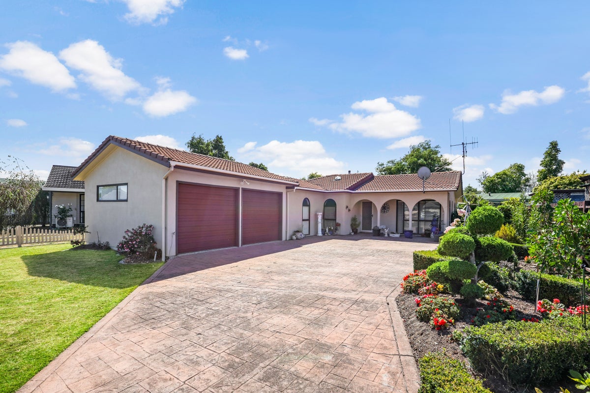 17 Endeavour Avenue, Flagstaff, Hamilton - Carousel 1
