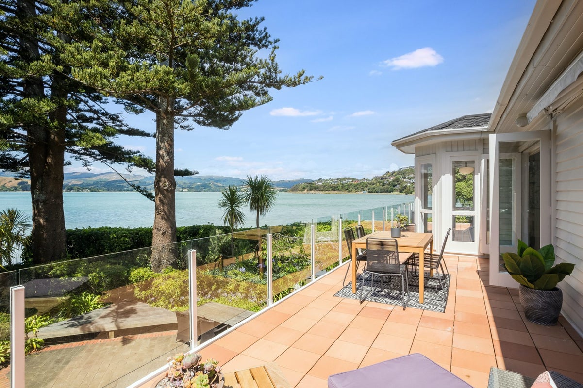 89 Paremata Road, Paremata, Porirua - Carousel 1
