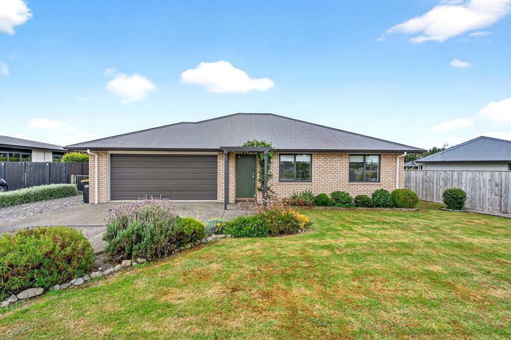 4 Stoneleigh DR, SOLWAY, MASTERTON - Carousel 1