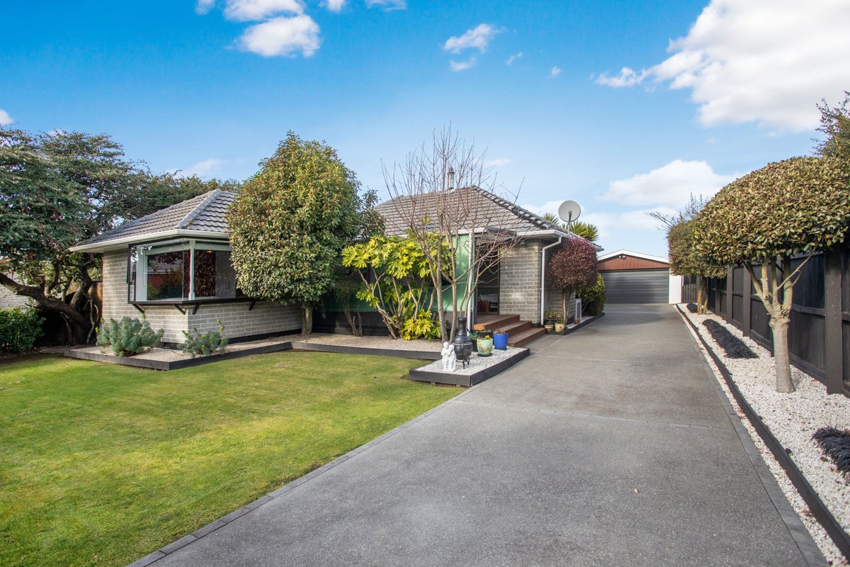 15 Elwyn Place, Avonhead, Christchurch - Carousel 1