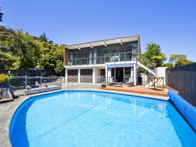 14 Isabel Grove, Wainuiomata, Lower Hutt - Carousel 1