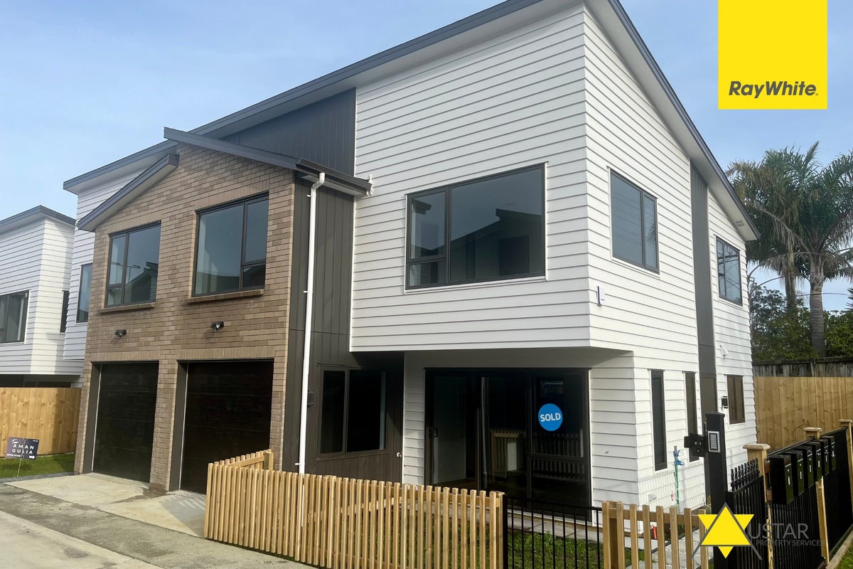 12/100 Seymour Road, Sunnyvale, Auckland - Carousel 1