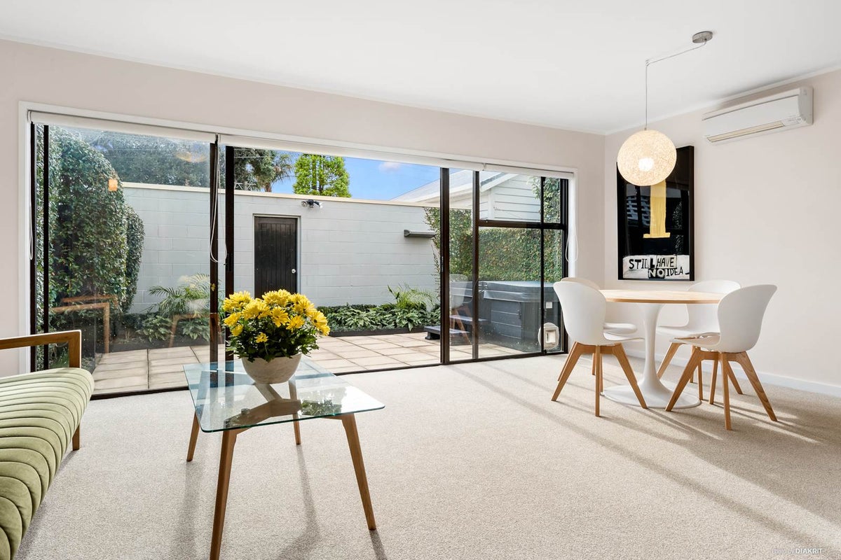 2/1 Tui Street, Devonport, Auckland - Carousel 1