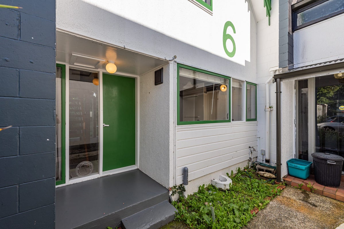 6/62 South Karori Road, Karori, Wellington - Carousel 16