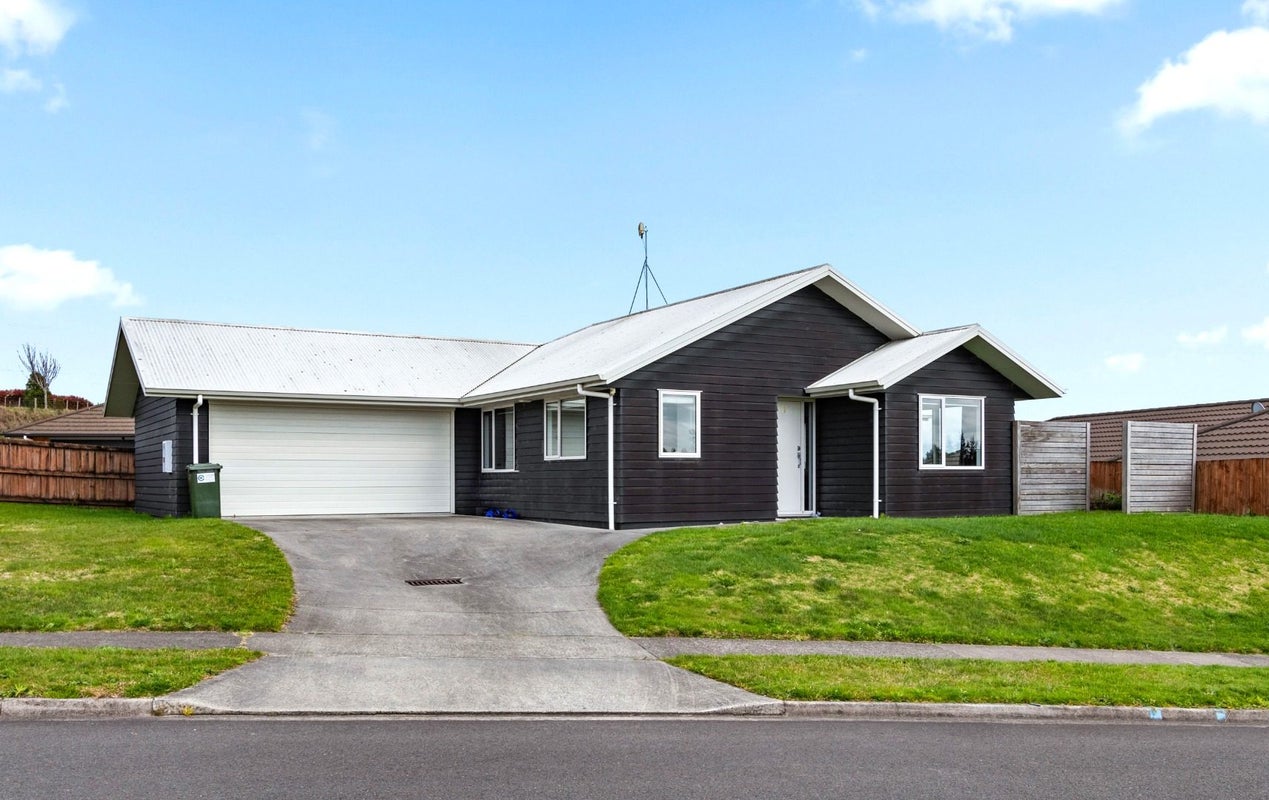 23 Alpers Ridge, Leamington, Cambridge - Carousel 1