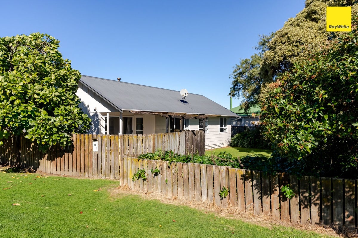 15 Foster Street, Te Hapara, Gisborne - Carousel 1