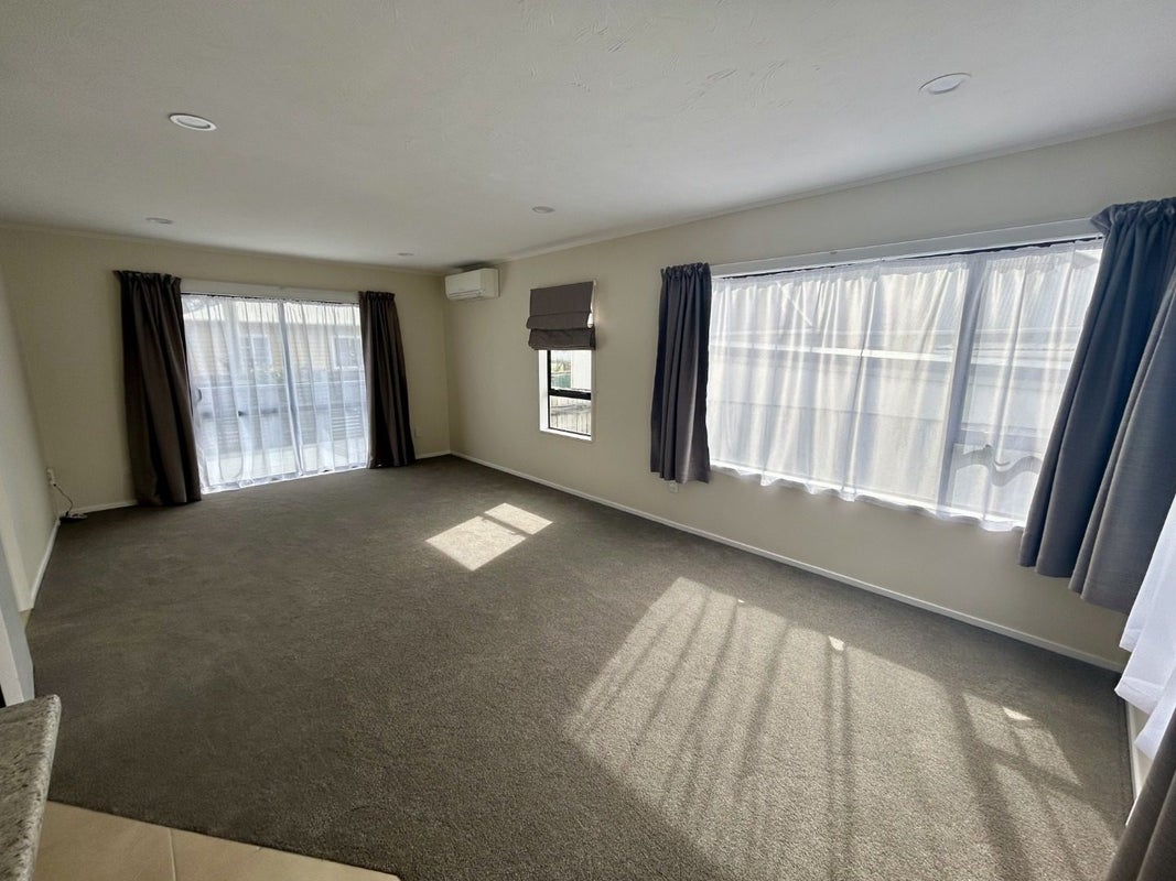 8A James Street, Plimmerton, Porirua - Carousel 2