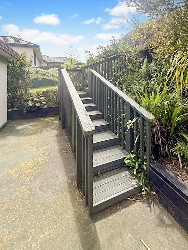 111 Woodman Drive, Tawa, Wellington - Carousel 2