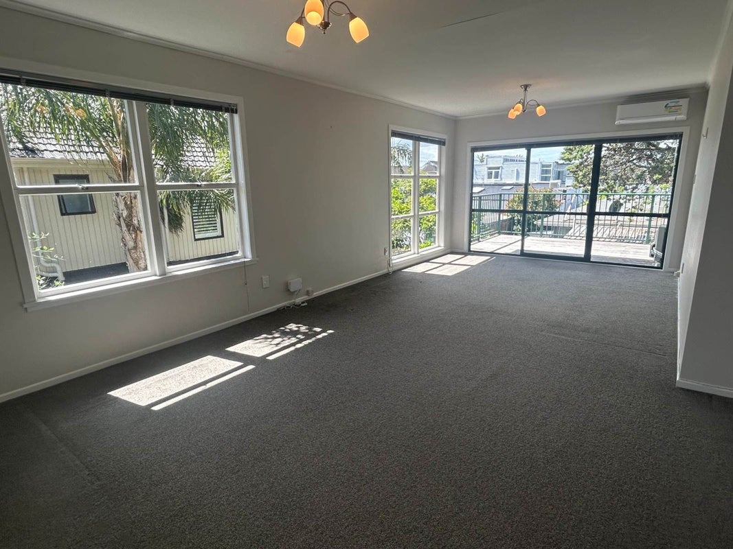 4/12 Taranaki Road, Kohimarama, Auckland - Carousel 1