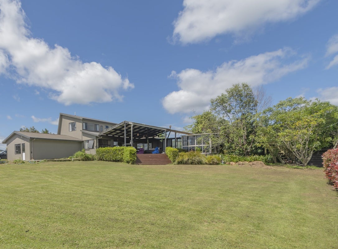 2237 State Highway 2, Pokeno - Carousel 2
