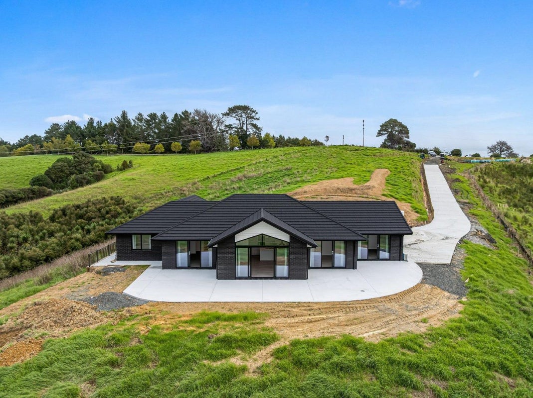 350 Whitehills Road, Silverdale - Carousel 1