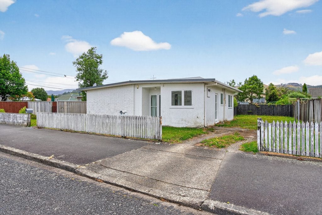 1/57 Ararino Street, Trentham, Upper Hutt - Carousel 14