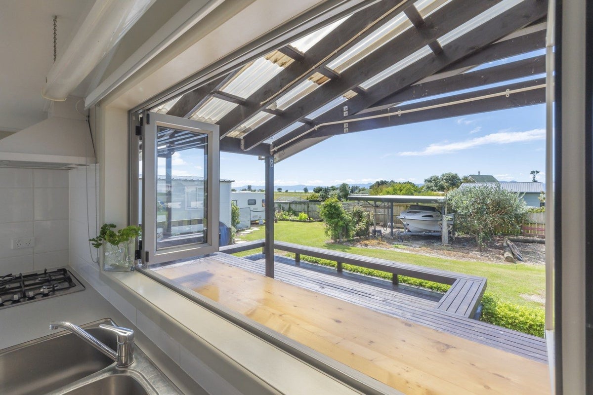10 Puriri Avenue, Kaiaua, Miranda - Carousel 2