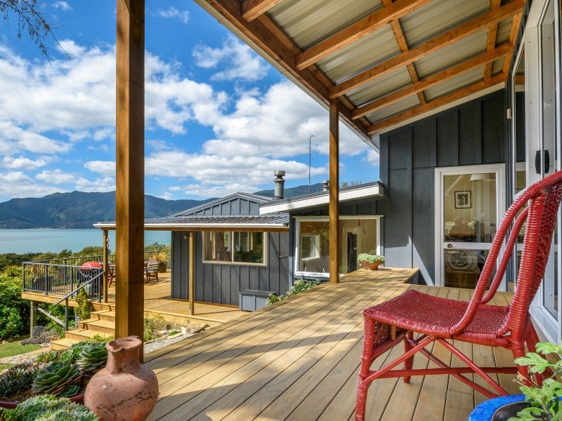 482 Whatanihi Pelorus, WHATANIHI BAY, HAVELOCK - Carousel 1