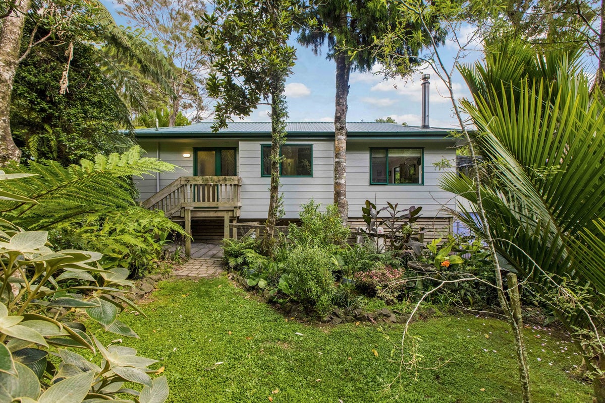 198 Mountain Road, Henderson Valley, Auckland - Carousel 1