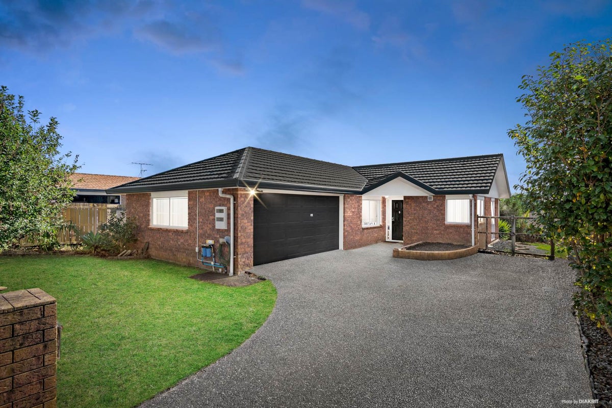 31 Freda Place, Favona, Auckland - Carousel 1