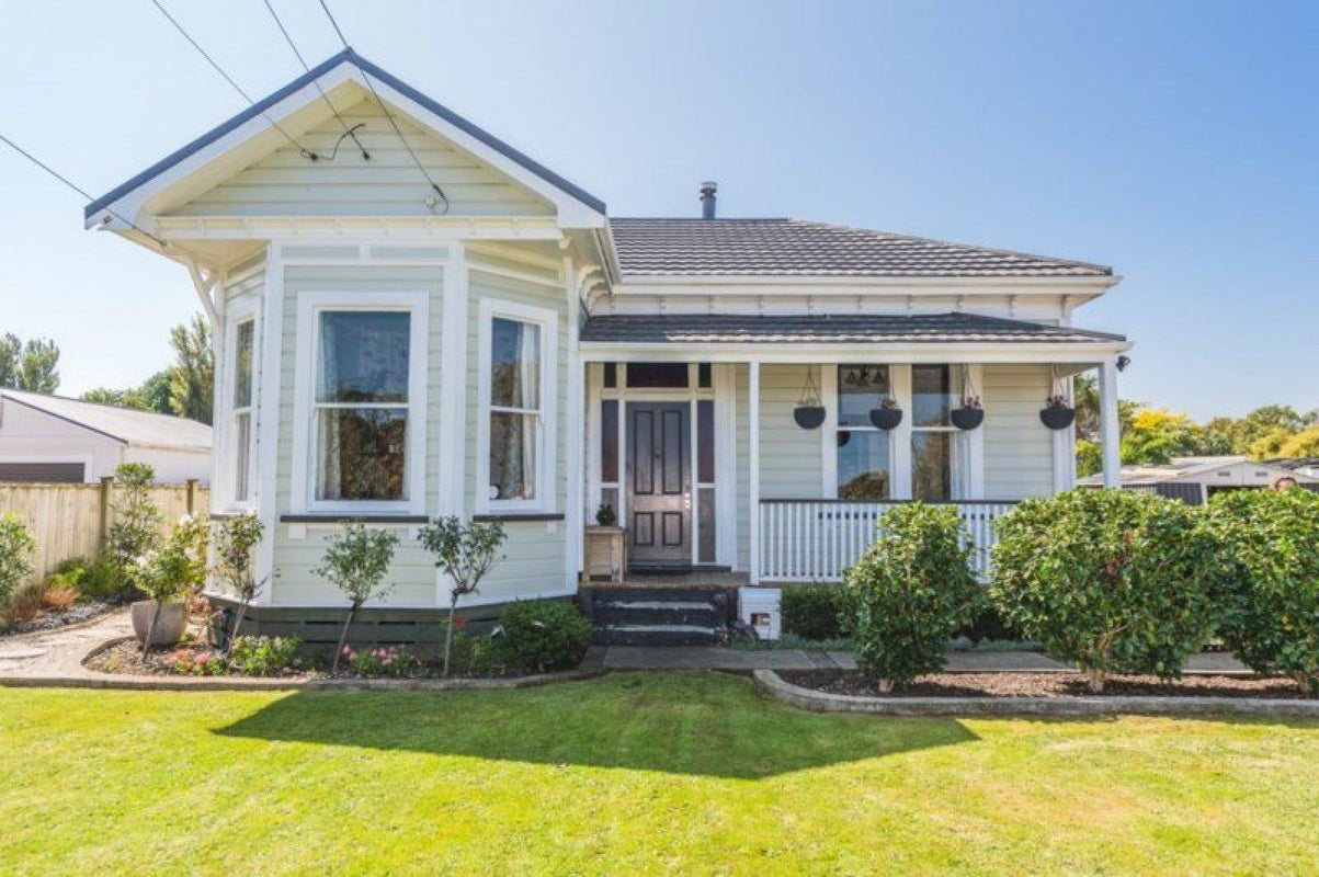 26 Kings Avenue, Gonville, Whanganui - Carousel 1