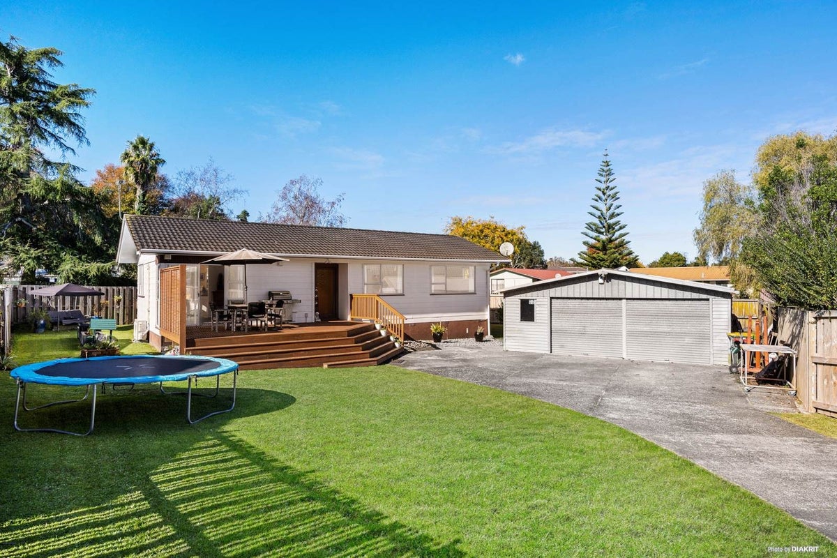 9 Cadiz Place, Red Hill, Papakura - Carousel 2