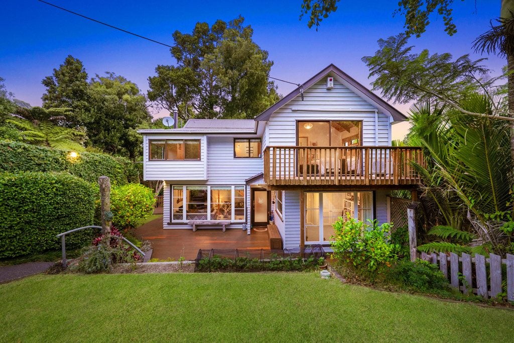 40 Huia Road, Titirangi, Auckland - Carousel 1
