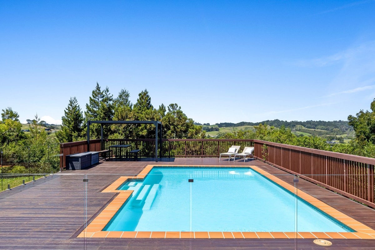 96 Pebble Brook Road, Silverdale - Carousel 2