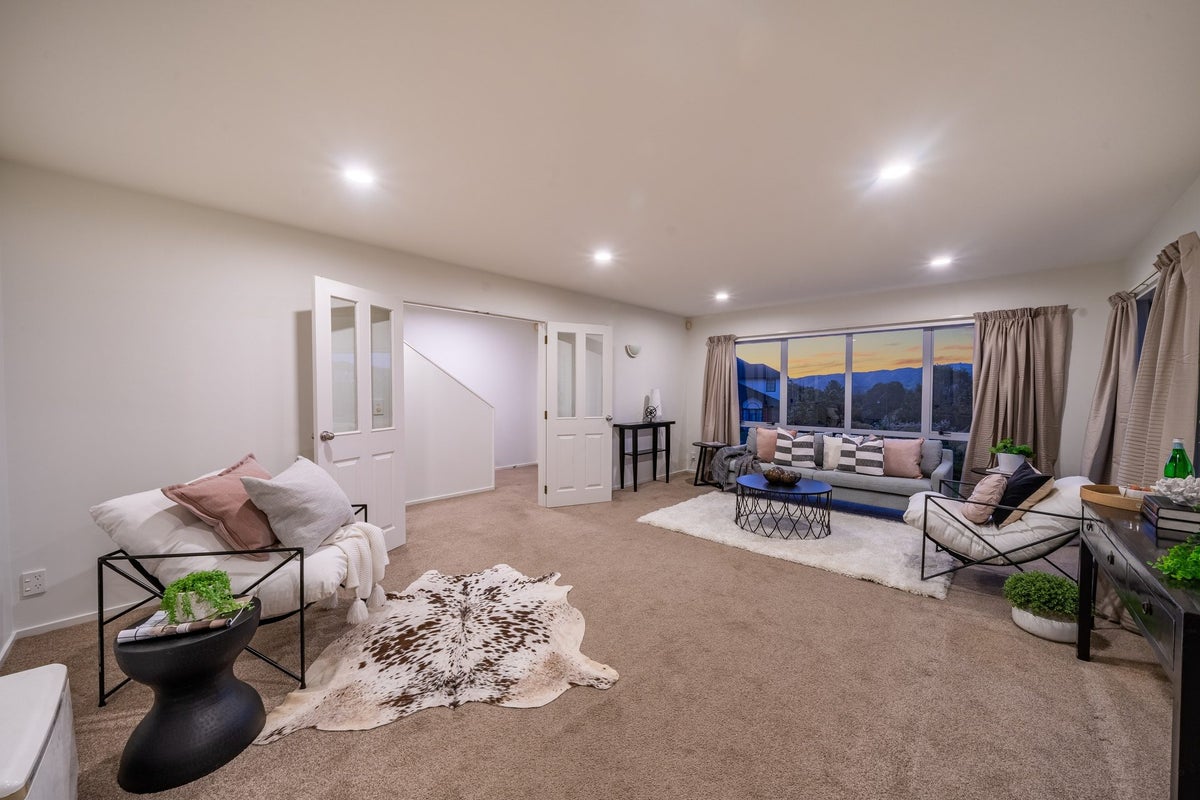 12 Lanyon Place, Whitby, Porirua - Carousel 2