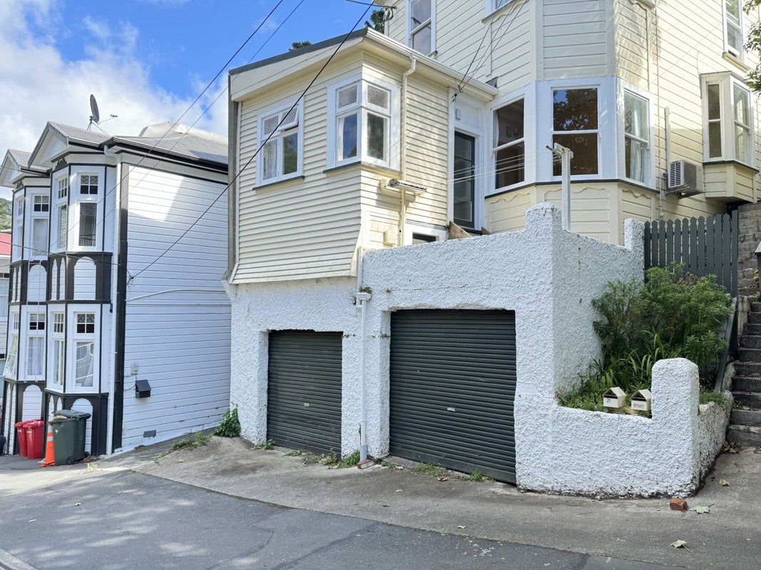 21 Adams Terrace, Aro Valley, Wellington - Carousel 1