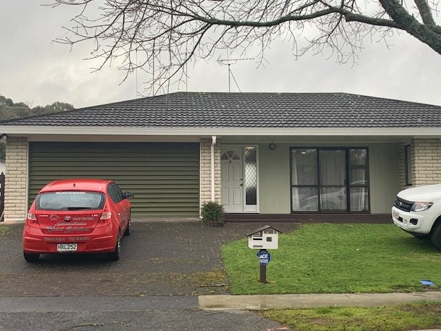 13 Sheridan Crescent, Leamington, Cambridge - Carousel 2