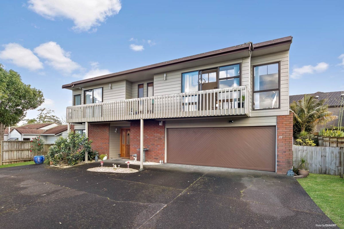 27 Deanna Drive, West Harbour, Auckland - Carousel 1