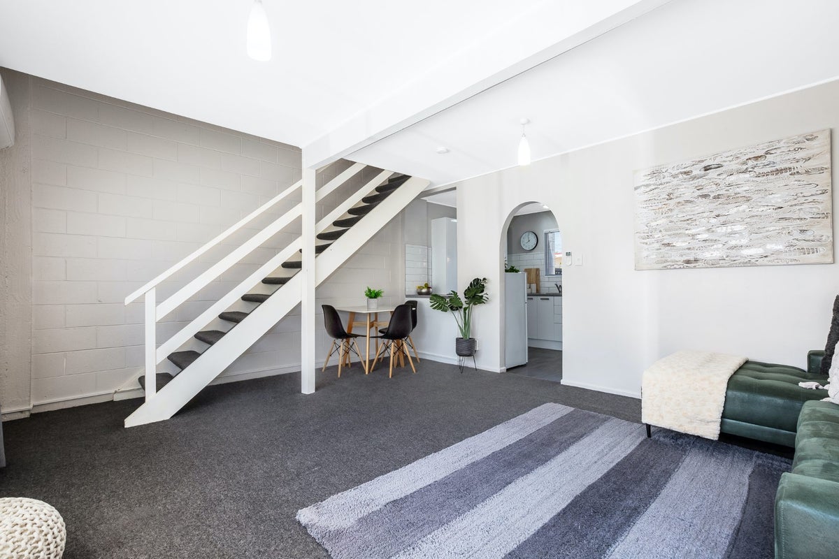 3/25 Tennyson ST, PETONE, LOWER HUTT - Carousel 2
