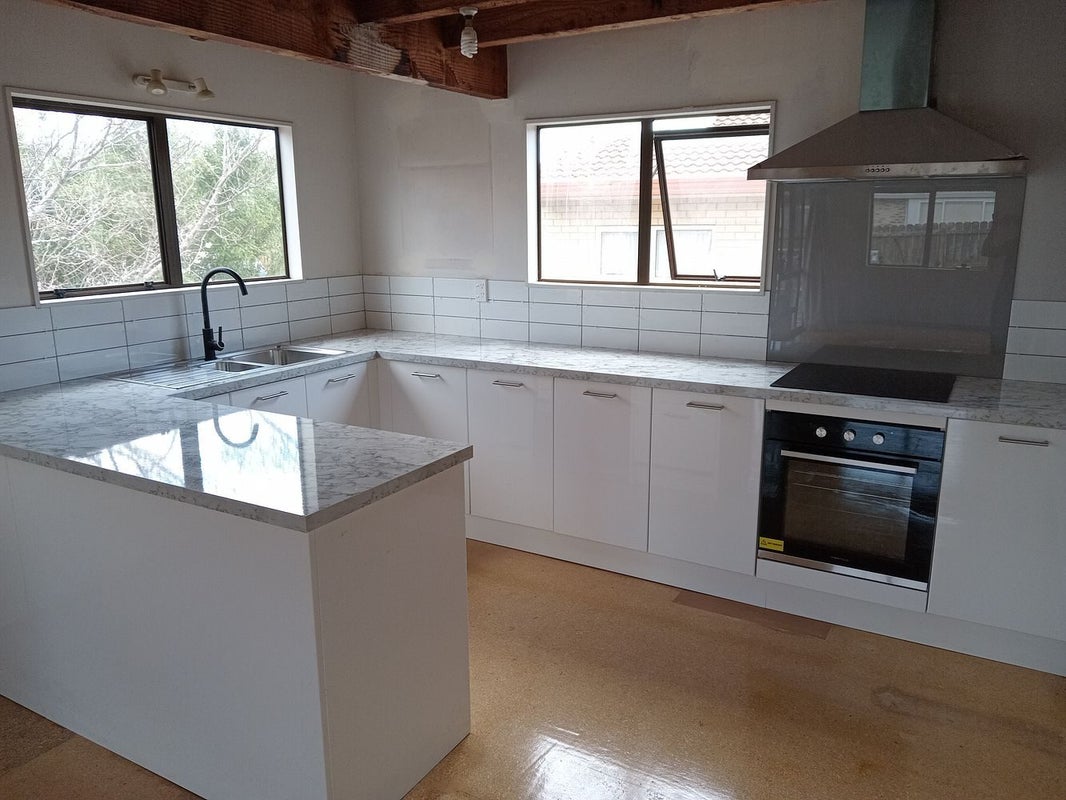 24A Taylor Street, Blockhouse Bay, Auckland - Carousel 1