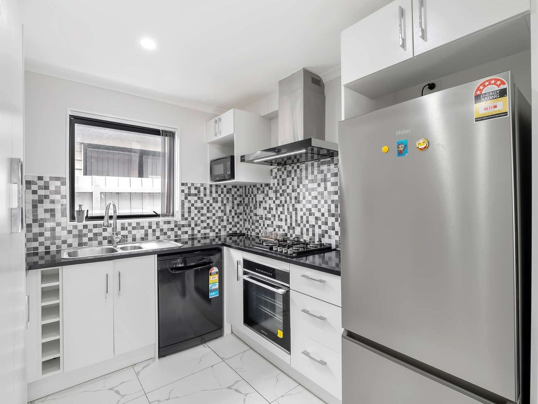 16 Bliss Court, Takanini, Auckland - Carousel 2