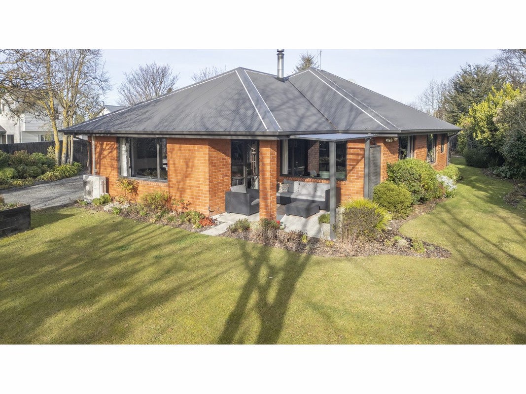 10 Kowhai Street, Oxford, Oxford - Carousel 1
