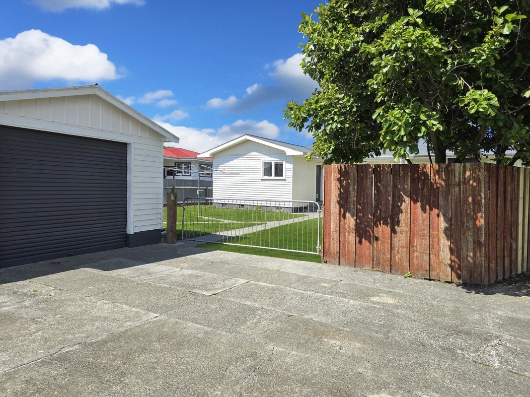 7 Armour Place, Onekawa, Napier - Carousel 14