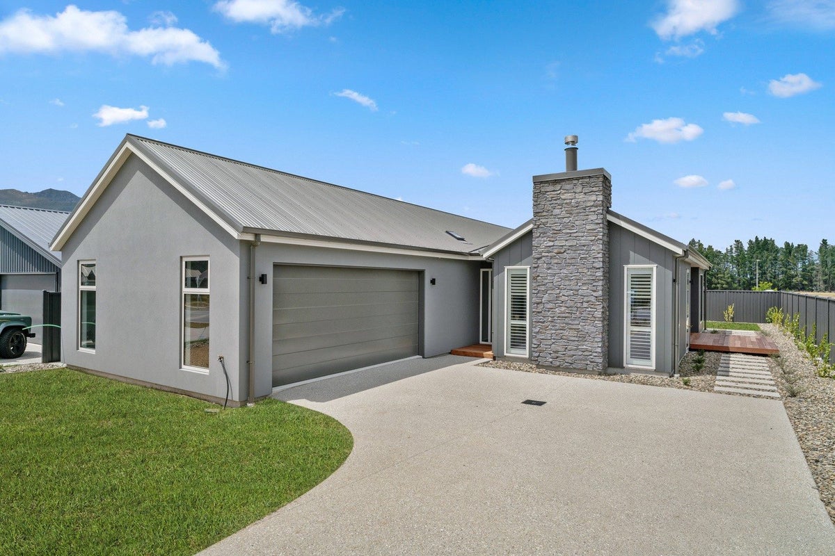 55 Longview Drive, LAKE HAWEA - Carousel 1