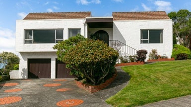 6 Atlanta Grove, Brooklyn, Wellington - Carousel 1
