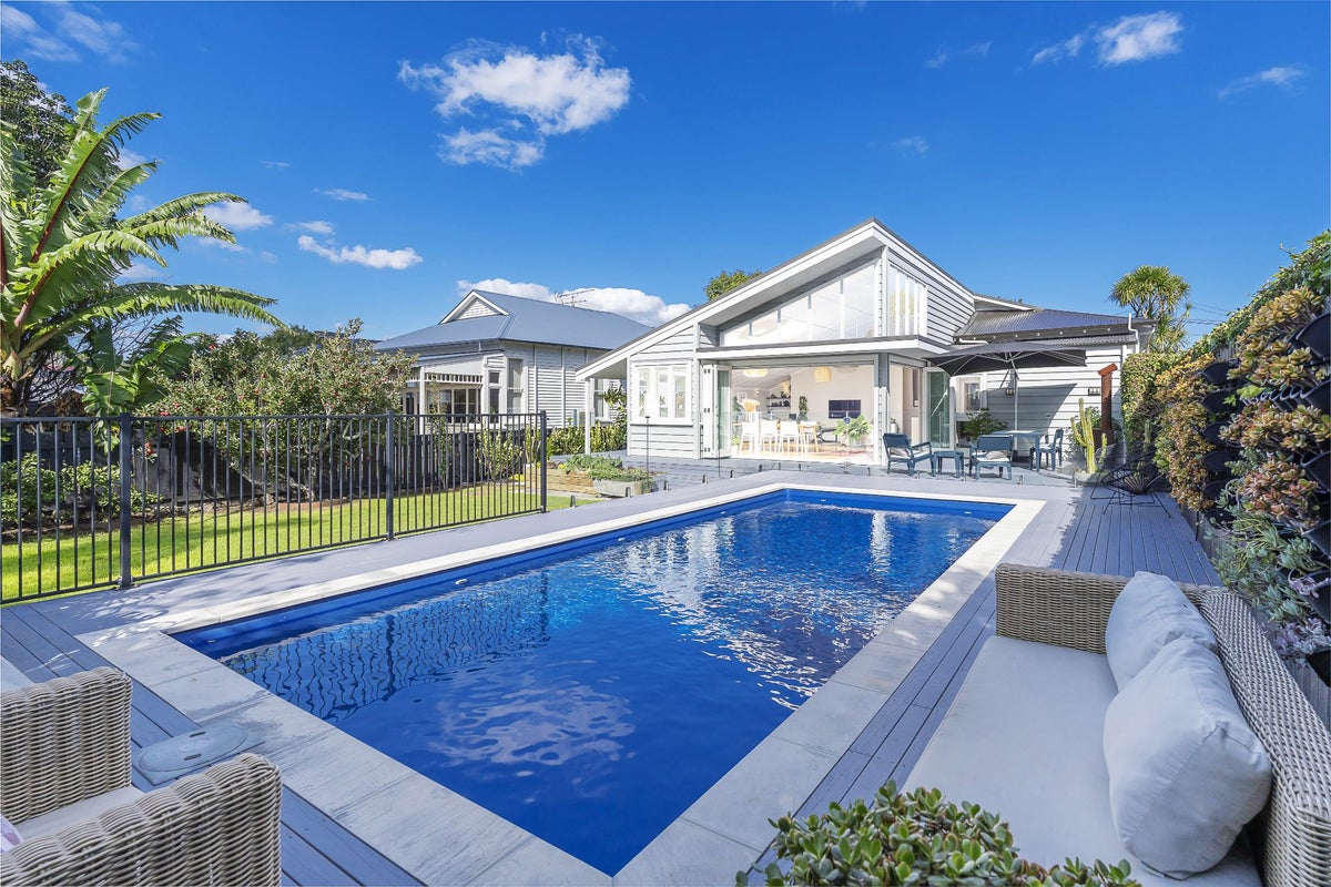 17 Dunbar Road, Mount Eden, Auckland - Carousel 1